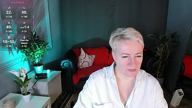 Nika Smit online show from February 7, 2026, 5:33 am