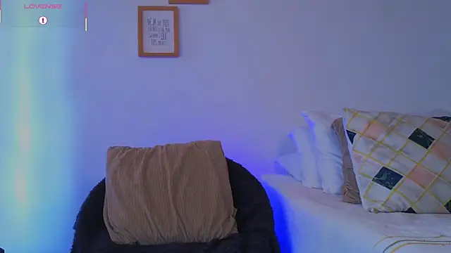 Snapshot of estebandelouis chatting on February 17, 2026, 1:40 pm estebandelouis online show from February 17, 2026, 1:40 pm