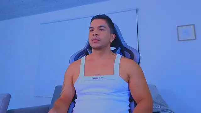 Snapshot of estebandelouis chatting on June 26, 2026, 1:48 pm estebandelouis online show from June 26, 2026, 1:48 pm