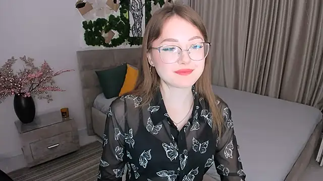 SereneFlame online show from February 4, 2025, 4:08 pm