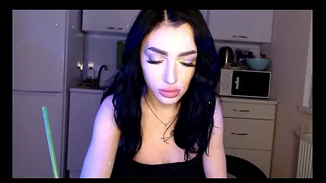 NancyLovee  online show from December 4, 2024, 9:46 pm