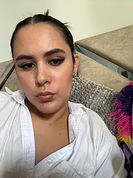 LexyRobert online show from February 18, 2025, 6:15 pm