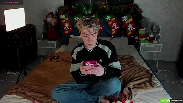 TrevorBenson online show from December 20, 2025, 3:35 am