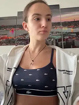 Snapshot of EmilyWi_ chatting on October 6, 2025, 2:47 pm EmilyWi online show from October 6, 2025, 2:47 pm