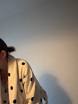 Snapshot of EmilyWi_ chatting on October 10, 2025, 3:55 pm EmilyWi online show from October 10, 2025, 3:55 pm