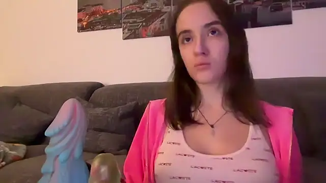 Snapshot of EmilyWi_ chatting on November 8, 2025, 7:23 pm EmilyWi online show from November 8, 2025, 7:23 pm