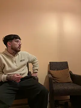 MrAndMrsSavage online show from February 26, 2025, 11:48 pm