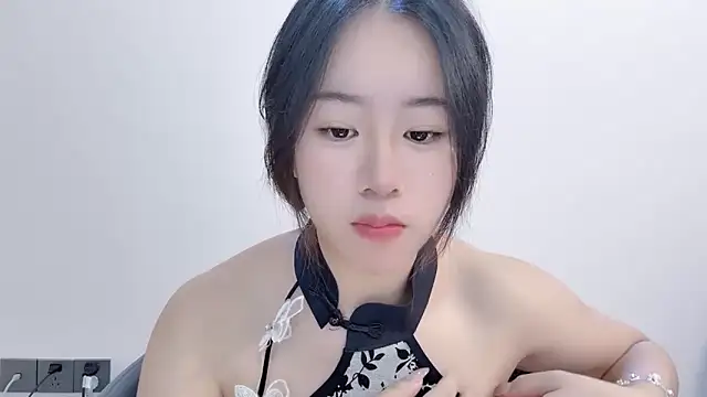 chloe-01 online show from December 19, 2025, 4:19 am