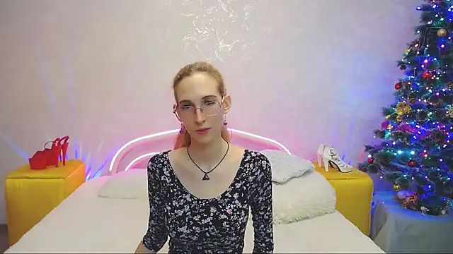 KlaryBrait online show from December 19, 2024, 2:35 pm