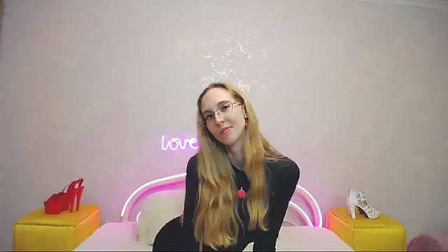 KlaryBrait online show from January 22, 2025, 5:38 pm