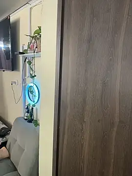 MOMALANA online show from January 14, 2026, 9:09 pm