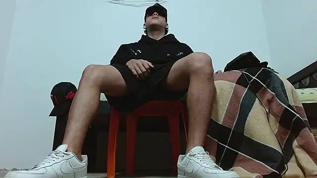 Macho Dom online show from April 9, 2026, 11:32 pm