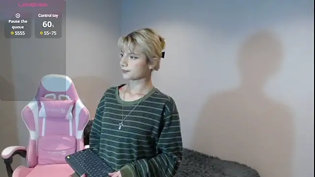 HiScarlett online show from January 28, 2025, 9:41 am