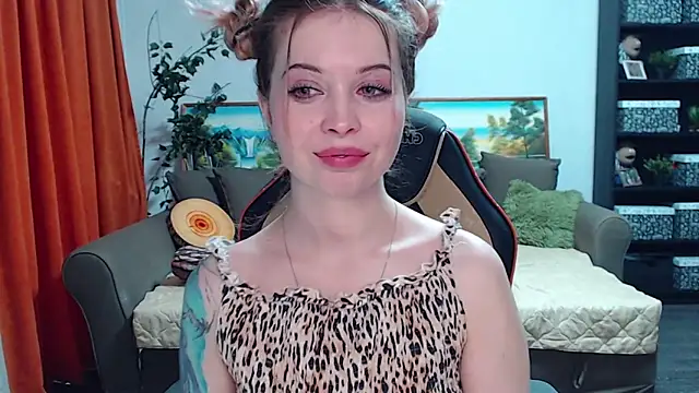 Snapshot of SYKE chatting on December 2, 2024, 5:59 am SYKE online show from December 2, 2024, 5:59 am