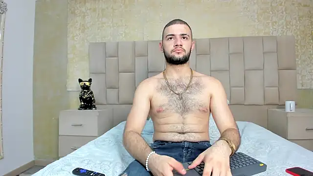 MaximusDick1  online show from October 17, 2025, 4:15 am