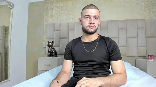 MaximusDick1  online show from November 9, 2025, 3:38 am