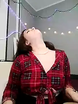 Jadelli online show from January 17, 2025, 6:33 pm