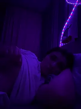 Jadelli online show from February 9, 2025, 2:17 am