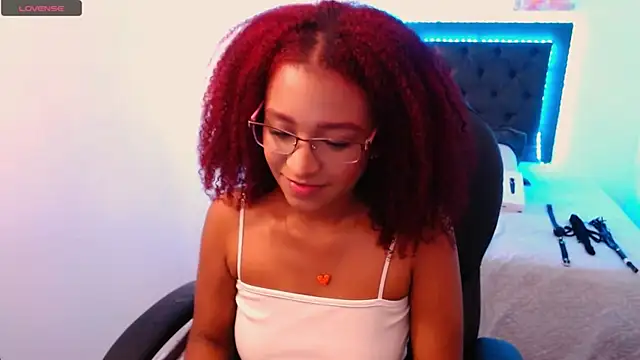 Snapshot of Lorena_Vieira_ chatting on January 13, 2025, 4:51 pm Lorena Vieira online show from January 13, 2025, 4:51 pm