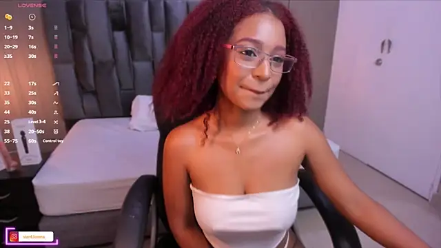 Snapshot of Lorena_Vieira_ chatting on January 14, 2025, 8:04 pm Lorena Vieira online show from January 14, 2025, 8:04 pm