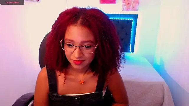 Snapshot of Lorena_Vieira_ chatting on January 18, 2025, 6:53 pm Lorena Vieira online show from January 18, 2025, 6:53 pm