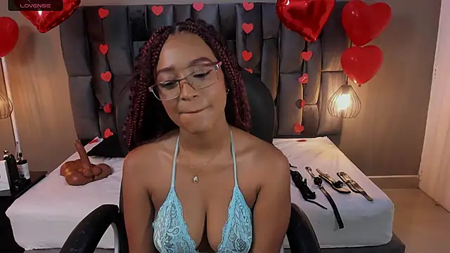 Snapshot of Lorena_Vieira_ chatting on February 12, 2025, 8:07 pm Lorena Vieira online show from February 12, 2025, 8:07 pm