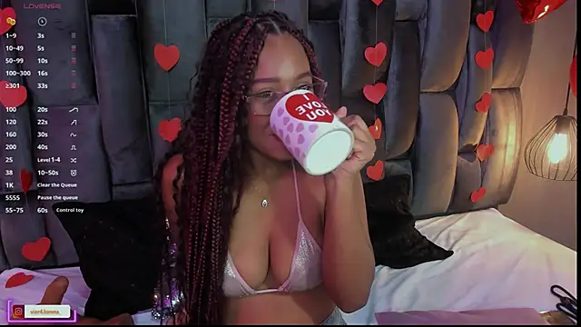 Snapshot of Lorena_Vieira_ chatting on February 13, 2025, 10:54 pm Lorena Vieira online show from February 13, 2025, 10:54 pm