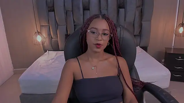 Snapshot of Lorena_Vieira_ chatting on March 2, 2025, 8:07 pm Lorena Vieira online show from March 2, 2025, 8:07 pm