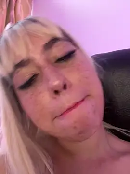 HannaSmiith online show from March 10, 2025, 1:21 pm