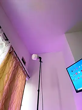 HannaSmiith online show from October 11, 2025, 1:20 pm