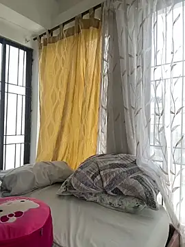 HannaSmiith online show from October 20, 2025, 1:11 pm