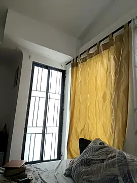 HannaSmiith online show from November 9, 2025, 12:47 pm