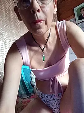 Snapshot of NanitaFun chatting on October 4, 2025, 9:24 pm NanitaFun online show from October 4, 2025, 9:24 pm