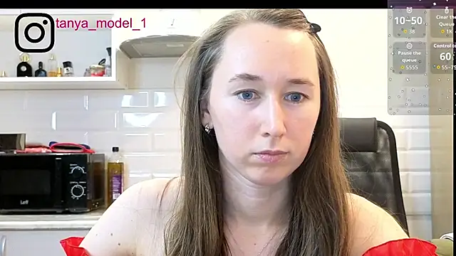 --Model--2 online show from October 26, 2025, 10:47 pm