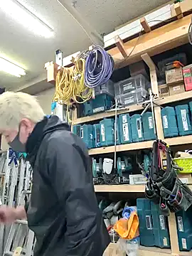 Snapshot of da--------i chatting on February 11, 2025, 6:51 am da--------i online show from February 11, 2025, 6:51 am