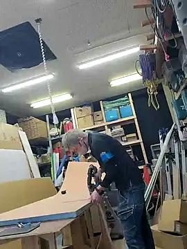 Snapshot of da--------i chatting on March 22, 2025, 5:28 am da--------i online show from March 22, 2025, 5:28 am