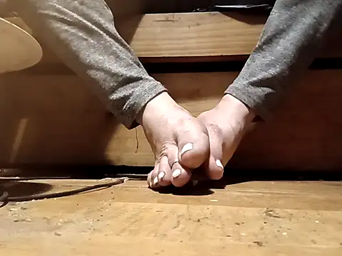 Snapshot of tus_ordenes_mis_deseos chatting on October 21, 2025, 4:02 am tus ordenes mis deseos online show from October 21, 2025, 4:02 am