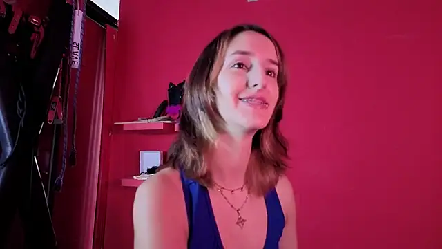 Ambar Roux  online show from December 14, 2025, 12:10 pm