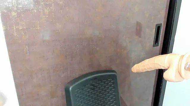 klhoe boobs online show from March 16, 2025, 3:36 am