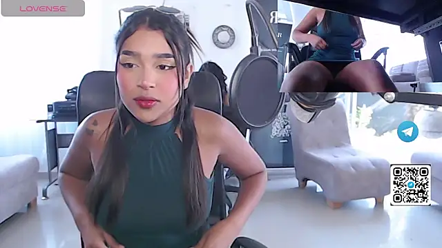 Snapshot of Mariangel_11 chatting on April 22, 2026, 1:56 pm Mariangel 11 online show from April 22, 2026, 1:56 pm