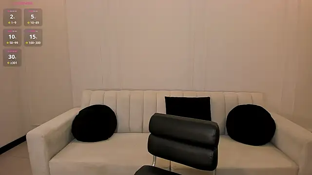 ValeriaRoldanX online show from June 17, 2026, 12:07 pm