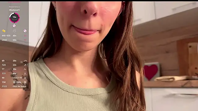 Snapshot of HellPeach chatting on October 26, 2025, 8:04 pm HellPeach online show from October 26, 2025, 8:04 pm