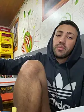 JuanZapata33 online show from December 6, 2024, 9:24 pm