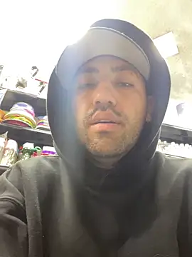 Snapshot of JuanZapata33 chatting on February 2, 2026, 9:35 pm JuanZapata33 online show from February 2, 2026, 9:35 pm