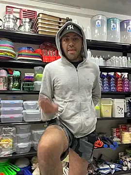 Snapshot of JuanZapata33 chatting on February 7, 2026, 9:18 pm JuanZapata33 online show from February 7, 2026, 9:18 pm