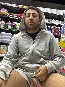 Snapshot of JuanZapata33 chatting on February 10, 2026, 10:25 pm JuanZapata33 online show from February 10, 2026, 10:25 pm