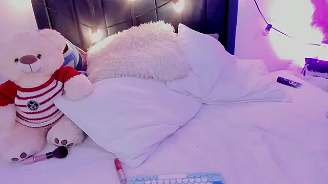 CamiloDoumit online show from February 17, 2025, 3:58 am