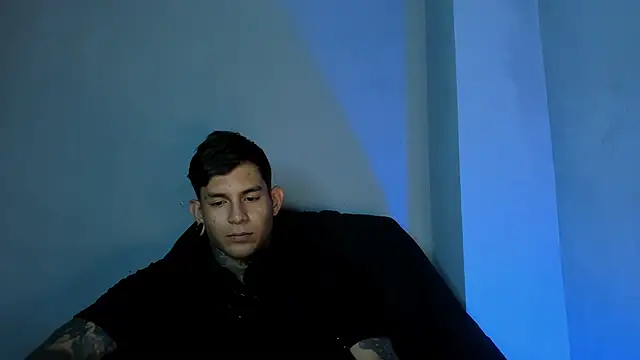 Snapshot of Travistanner_28 chatting on June 30, 2026, 1:39 am Travistanner 28 online show from June 30, 2026, 1:39 am