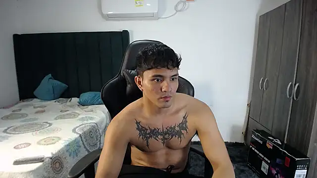 man dur07 online show from February 11, 2025, 3:18 am