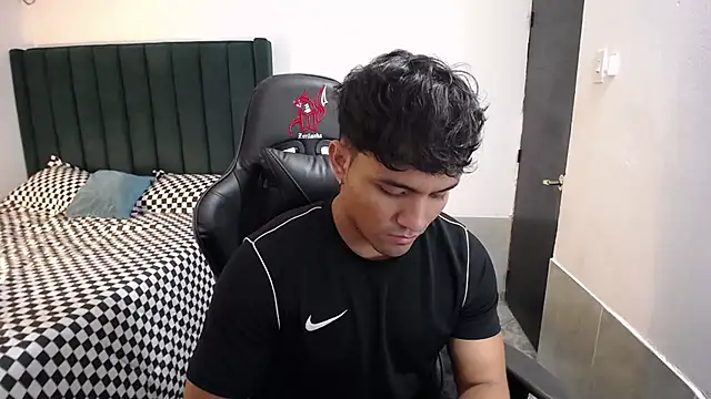 man dur07 online show from October 24, 2025, 7:54 pm